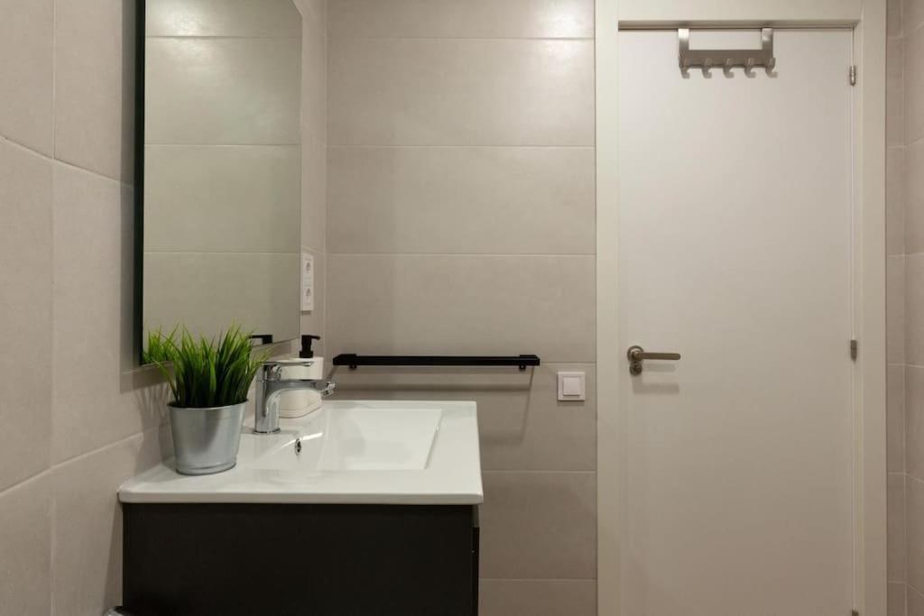 Nuevo Loft En Playa Y Cerca Del Centro, Ac Y Wifi Apartment บาเลนเซีย ภายนอก รูปภาพ