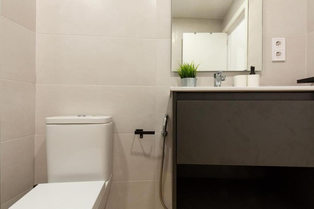 Nuevo Loft En Playa Y Cerca Del Centro, Ac Y Wifi Apartment บาเลนเซีย ภายนอก รูปภาพ